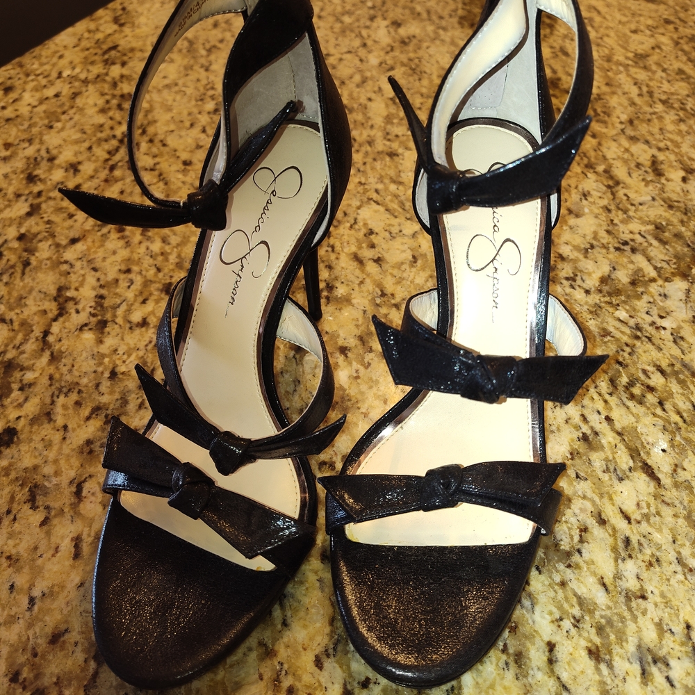 Jessica Simpson Shiny Black Bow Heels